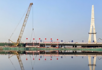 靖城路改擴(kuò)建工程墨水河大橋建設(shè)使用起重滑車
